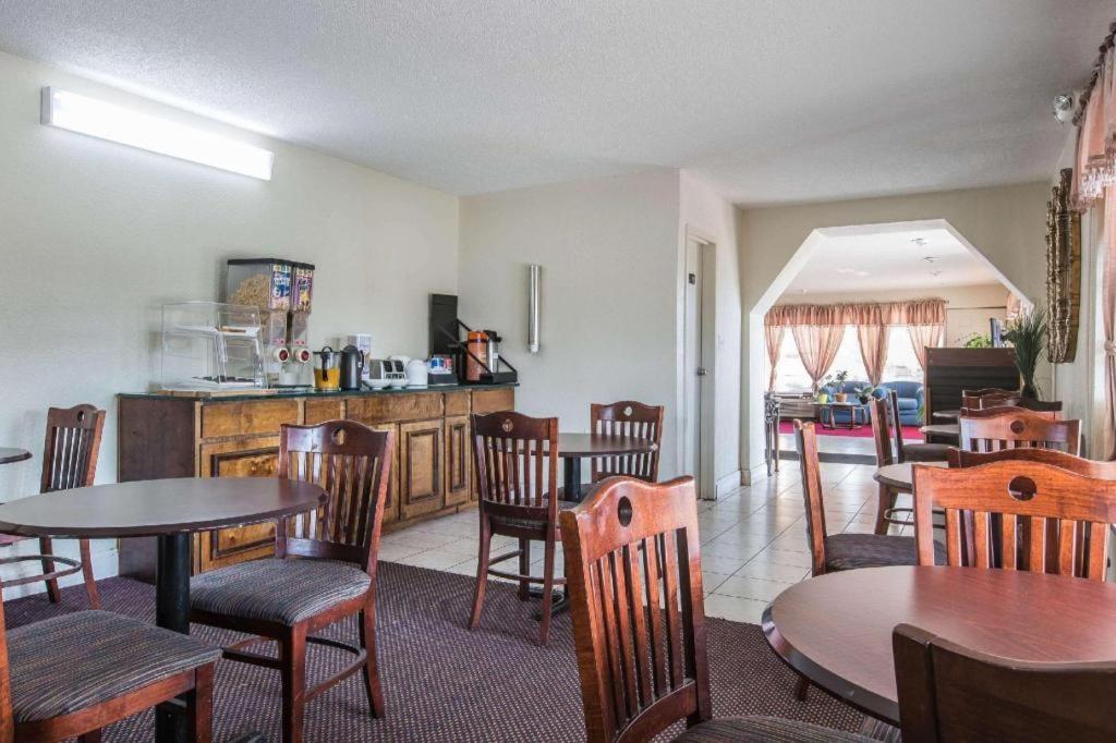 Rodeway Inn Marietta Ngoại thất bức ảnh